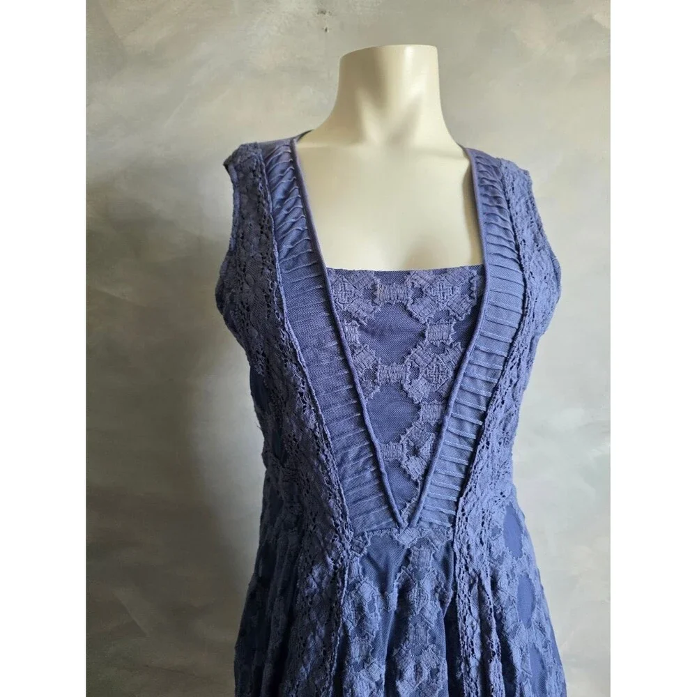 Sundance True Essence sleeveless Lace Floral Square Neck Sz 8